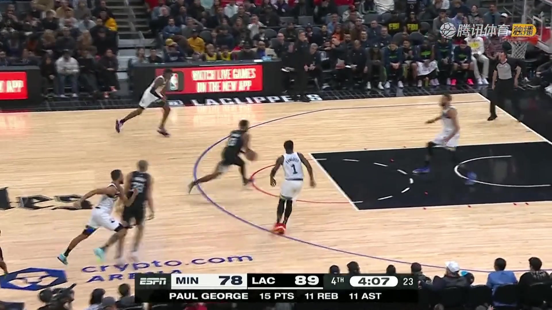 這就是億元先生的傳球水準(zhǔn)？戈貝爾發(fā)球直接相當(dāng)于送給對(duì)手了?。ǜ曦悹柺亚颍? title=