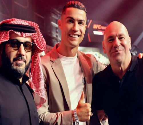 曼聯(lián)新收購傳聞?wù)嫦嘟颐?，曝阿?lián)酋財團考慮報價！格雷澤估值52億