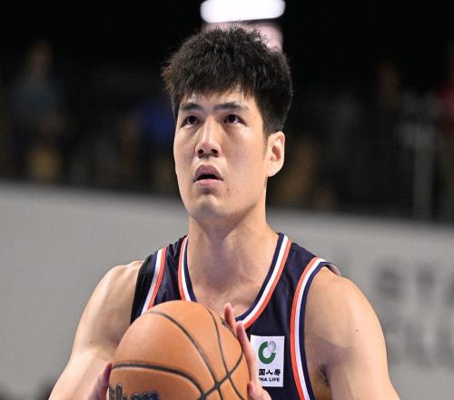 兩戰(zhàn)轟27+8！中國男籃26歲MVP閃耀NBA季前賽：戰(zhàn)快船末節(jié)大爆發(fā)